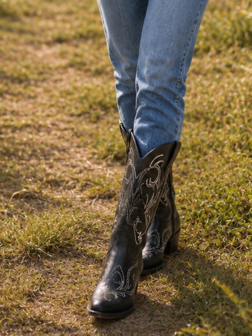 Roper Women’s Black Western Pull-On Mid-Calf Embroidered Boots US 6 EU 36